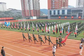 贵州省第三届学校国防教育活动周在贵师大开幕图片