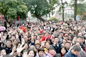 爆满！“根本挤不进去”！广东这些地方到底有多火爆？图片