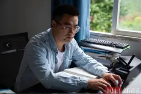 泸定地震逆行开闸的英雄甘宇“升级”当爸爸：希望我的幸运延续给儿子图片