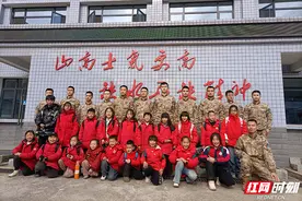 怀化溆浦：小学生走进军营 共叙军民鱼水情图片