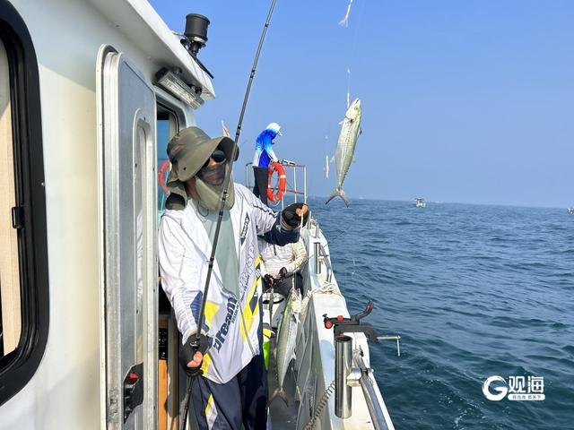 观海晨报｜全球首个超阶零碳大楼在青启用；这些重点项目将于年内通车、完工