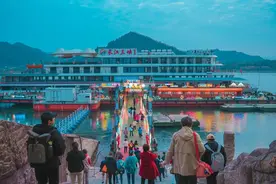 新春走基层丨“老船长”话变迁：“黄金水道”引客来图片