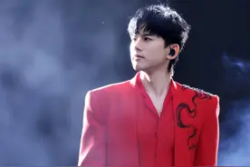 张杰鸟巢演唱会首唱新歌，《金色的屋檐》歌咏北京中轴线图片