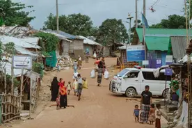 无国界医生里的女护士：做救死扶伤的生命守护者图片