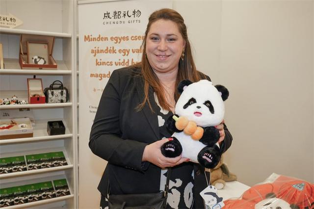 “成都文化旅游（匈牙利）推介会暨成都礼物特展”在布达佩斯举办