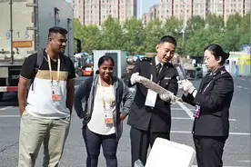 首批从上海虹桥国际机场入境的第七届进博会展品通关！图片