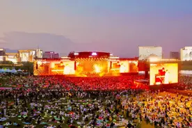 消费“火”起来，文明“亮”起来  衢州越“夜”越精彩图片