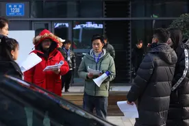 为啥短剧总在扇耳光？| 短剧新观察①图片