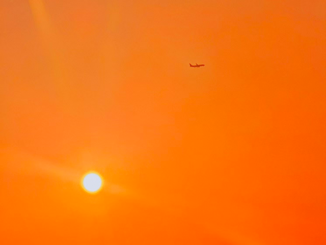 三月的最后一天，绮丽日落温柔收尾