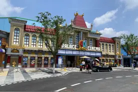 突发！4D影院顶部突然喷水，观众衣服裤子全部淋湿...官方致歉图片