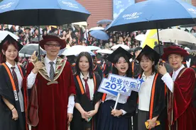 【视频+图集】当汉服旗袍簪花遇上毕业季，这是专属于中国学子的浪漫｜2024毕业季图片