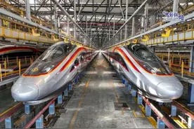 别眨眼，智能复兴号过站！网友：它怎么自带特效？图片