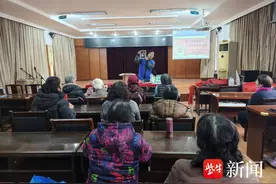 体验传统艺术魅力！常熟市董浜镇徐市社区开展“腊八烧箔绘新岁，新年好歌庆团圆”活动图片