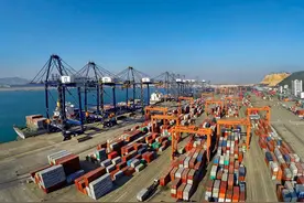 高栏边检站2024年出入境船舶和人员验放量创新高图片