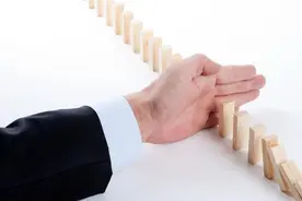 专题片：公示公开制度形同虚设，村支书签假合同骗取项目资金图片