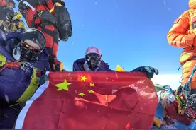 湖南第一人！长沙女攀登者唐玲完成珠峰“南北双登”图片