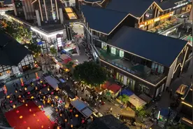 宜宾江安：千年老街“抛绣球招亲”，沉浸式民俗体验点燃假日热情图片