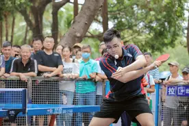 广州街坊家门口的乒乓球玩出专业范！千余球迷围睹盛事图片