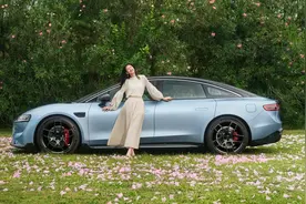 智界S7停车挑战赛，泊车代驾VPD自己会开有位就能停图片