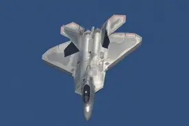 美媒：美国空军被迫继续升级F-22战机图片