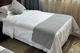 住宾馆时，为什么要往马桶倒一壶开水？这是旅游达人多年的经验图片