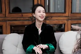 今年火了一种穿搭，叫“新中式”，看她们穿贵气又典雅，巨好看图片