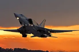 俄军打出300:0疯狂战绩：爆大雷西方导弹全体失败：美国突然懂了图片