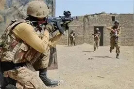 15枚导弹攻击巴铁，三路敌军夺取巴基斯坦军营：大批中械巴铁反攻图片