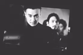 周一围：洗白了，钱挣了，人没跪图片