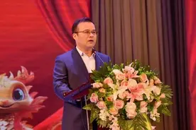 他任红色学府延安大学校长，毛主席亲定校名，芜湖人，今年50岁图片