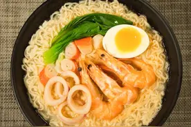 方便面是垃圾食品，不能吃？改变吃法会变得营养？看完涨知识了图片