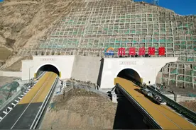 甘肃定西：兰海高速公路木寨岭特长隧道通车图片