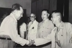 毛泽东评价曹操：一个了不起的政治家、军事家和诗人图片