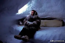 因纽特人住冰屋还裸睡，为什么不怕冷? 屋里生火不怕冰融化吗?图片