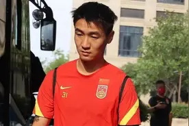 大反转！李铁开除韦世豪真相揭晓，手段拙劣，难怪国足会输越南队图片