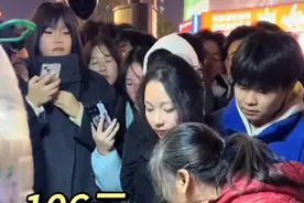 太离谱！106一碗麻辣烫？女子不信邪，现场一样样菜挑出来重新算图片