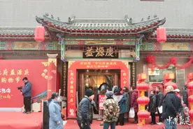 山西太原：醋香飘满街 腊八打醋忙图片