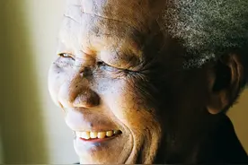 坐牢27年，出狱后把国家给毁了，南非总统曼德拉是圣人还是罪人图片