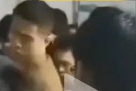 孩子们光着腿，没穿鞋紧急逃难，看着泪目！评论区妈妈们心疼死了图片