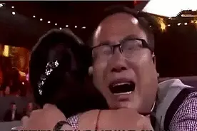 90年，江西高二女孩帮10岁陌生弟弟，27年后弟弟事业有成怎么报恩图片