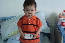 袖珍人吴康：他的外表看似小孩，实则36岁，如今靠拼图发家致富图片