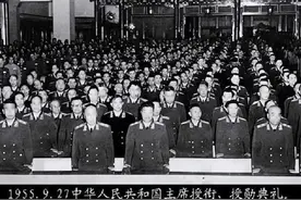 至今还健在的开国将帅只剩2位，最年轻的100岁，最年长的110岁图片