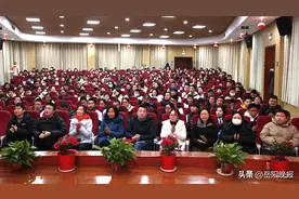 岳阳市弘毅新华中学举行弘远班冲刺动员暨家校共育励志大会图片