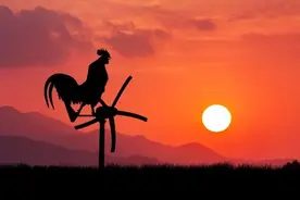 李贺“雄鸡一声天下白”千年无人敢仿，毛泽东随手化用，大气磅礴！图片