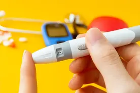 测血糖，扎哪根手指最准？图片