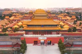 中国传统建筑 中轴对称的变通图片