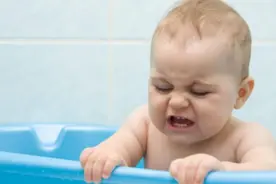 宝宝冬天这样洗澡，可能丧失“生育能力”！很多宝妈还在做图片