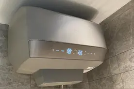 电热水器一直开着好，还是用时再开好？哪种更省电？很多人搞错了图片