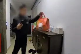 骑手将餐品放门口拍照后又拿走，当事人：骑手不承认，最后商家退款了图片