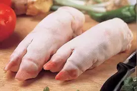 买猪蹄专挑大的？别傻了，牢记3句“顺口溜”，好猪蹄一挑一个准图片